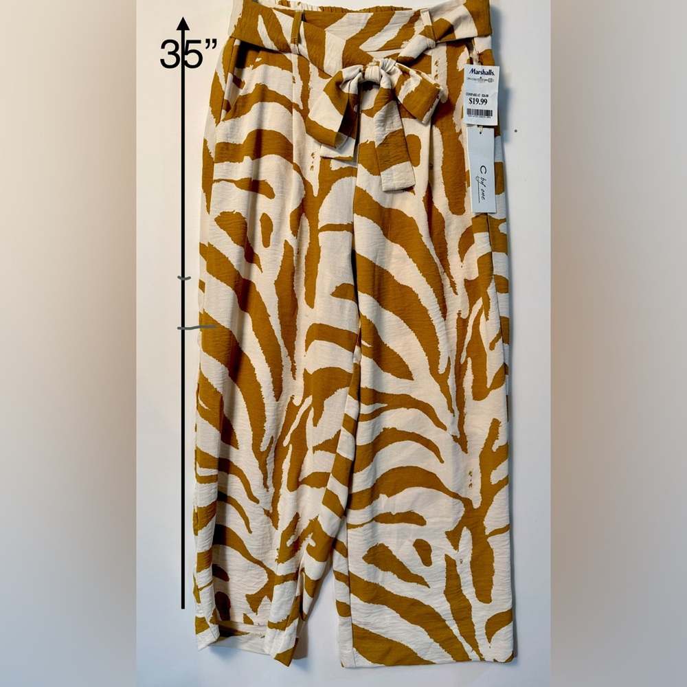 Stylish Zebra Print Wide Leg Pants.  35” length.  Mustard & White.  Petite Small